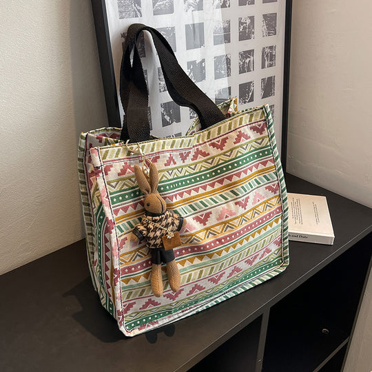 Damen Jute-Tasche mit kunstvollem Ethnomuster und praktischen Henkeln Nord Taschen