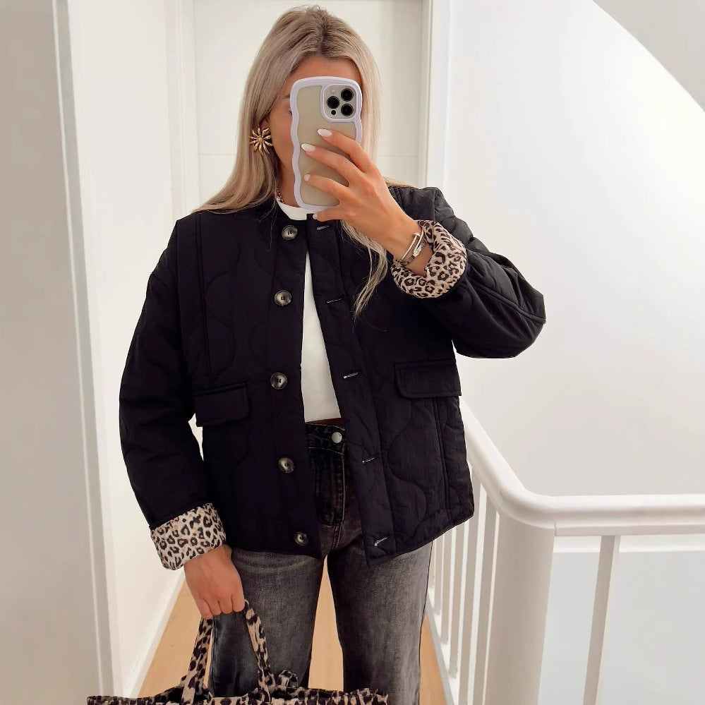 Damen Gepolsterte Steppjacke im Boxy‑Schnitt mit Rundhalsausschnitt und aufgesetzten Taschen Nord Taschen