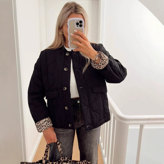 Damen Gepolsterte Steppjacke im Boxy‑Schnitt mit Rundhalsausschnitt und aufgesetzten Taschen Nord Taschen
