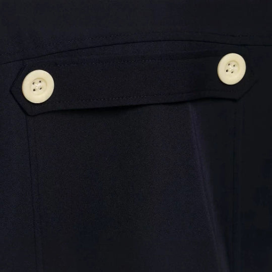 Damen Taillierte Cropped‑Fieldjacke im Blousonstil mit Schulterklappen und aufgesetzten Pattentaschen Nord Taschen