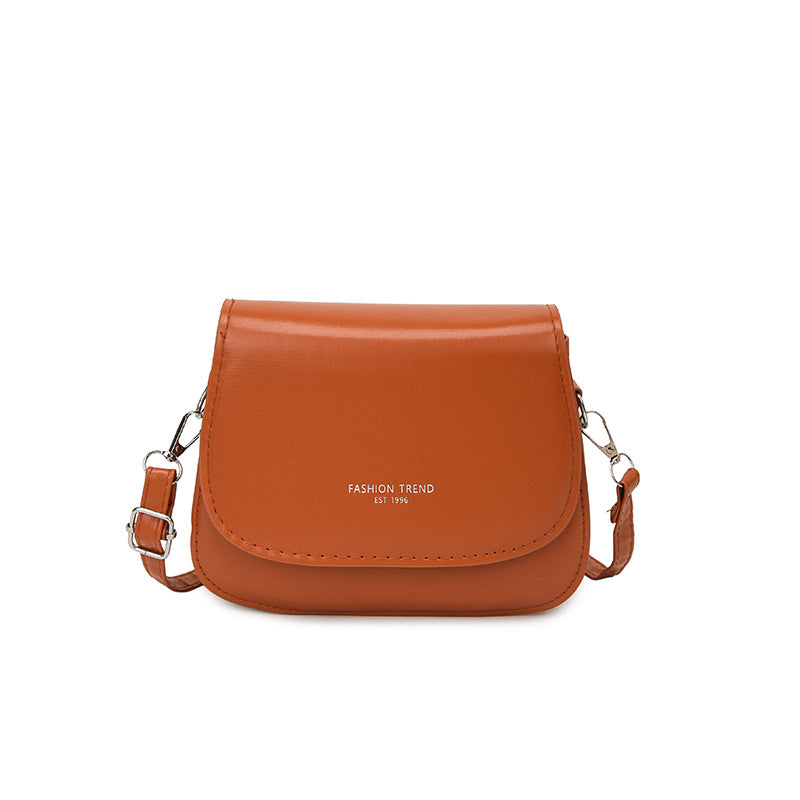 Damen Umhängetasche mit elegantem Klappverschluss und verstellbarem Schulterriemen Nord Taschen