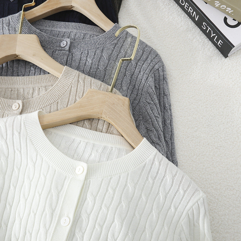 Damen Feiner Zopfmuster-Cardigan mit Rundhals und durchgehender Knopfleiste Nord Taschen
