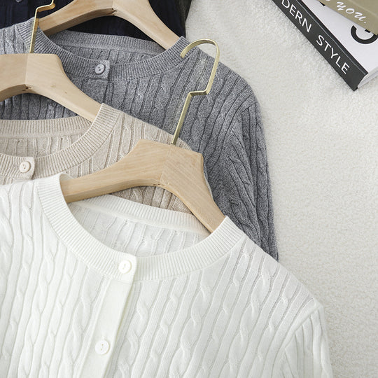 Damen Feiner Zopfmuster-Cardigan mit Rundhals und durchgehender Knopfleiste Nord Taschen