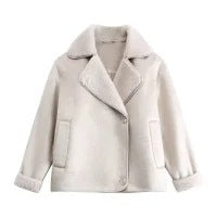 Damen Kurzjacke im Oversized Lammfelloptik‑Look mit Umlegekragen und Taschen Nord Taschen