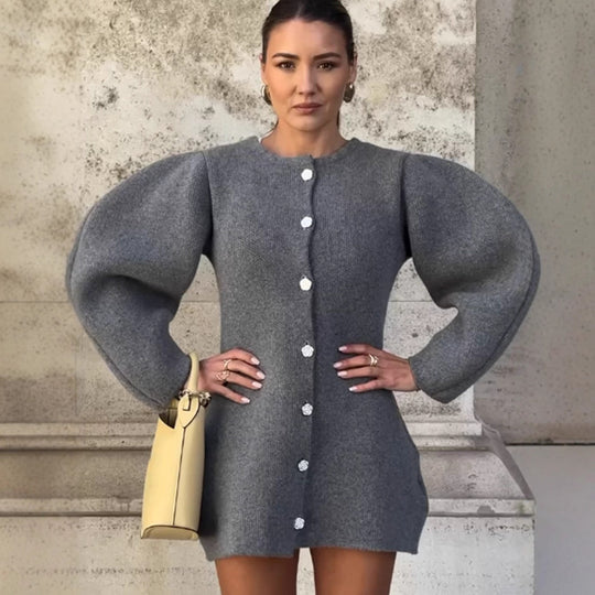 Damen Strick-Minikleid-Cardigan mit voluminösen Ballonärmeln und Zierknopfleiste Nord Taschen