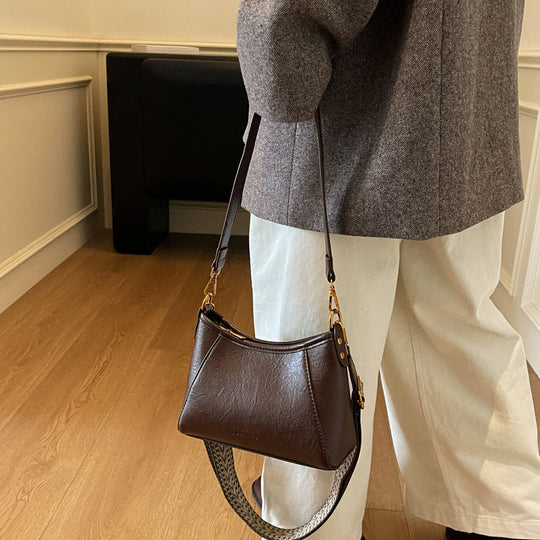 Damen Hobo-Tasche aus strukturiertem Kunstleder mit eleganten Kettenakzenten Nord Taschen