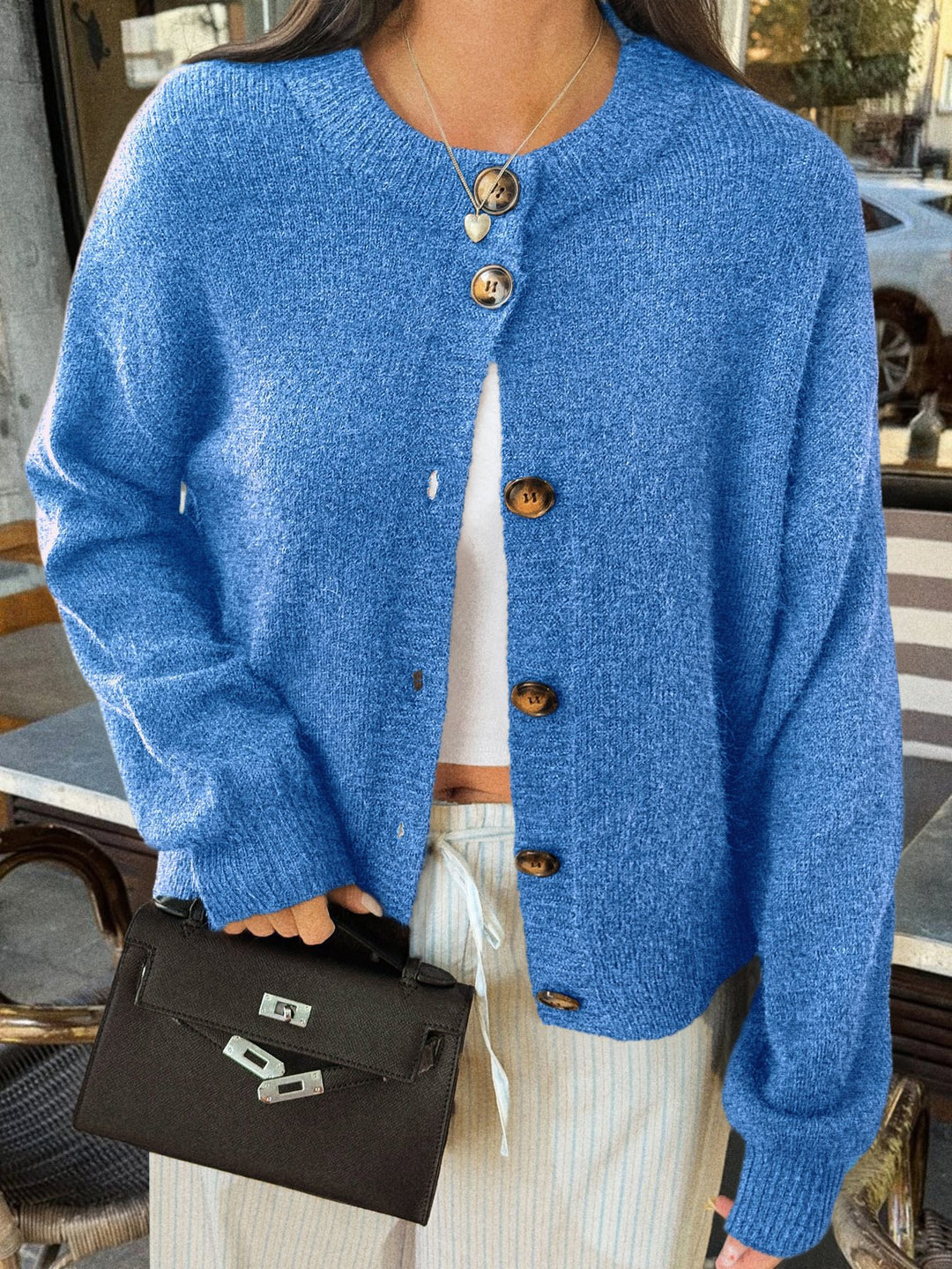 Damen kuschelige Strickjacke mit Oversize-Schnitt und Hornoptik-Knöpfen Nord Taschen