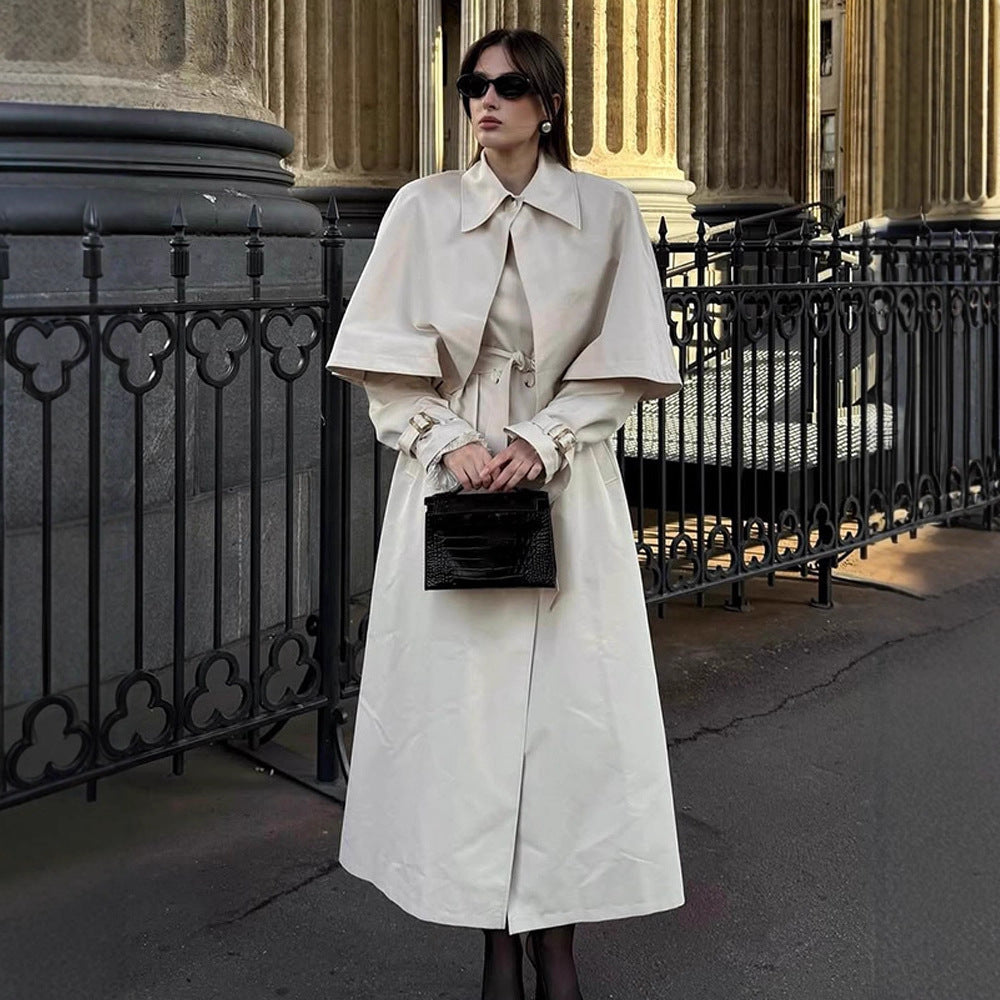 Damen Langer Taillierter Trenchcoat mit abnehmbarem Cape und Bindegürtel Nord Taschen