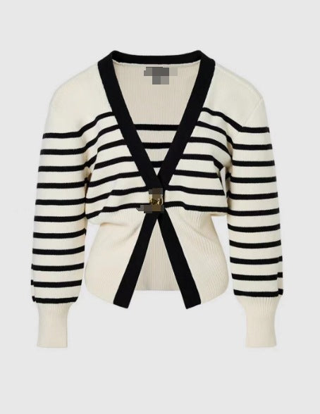Damen 500+ Cropped‑Cardigan mit Taillenraffung, tiefem V‑Ausschnitt und großem Zierknopf Nord Taschen