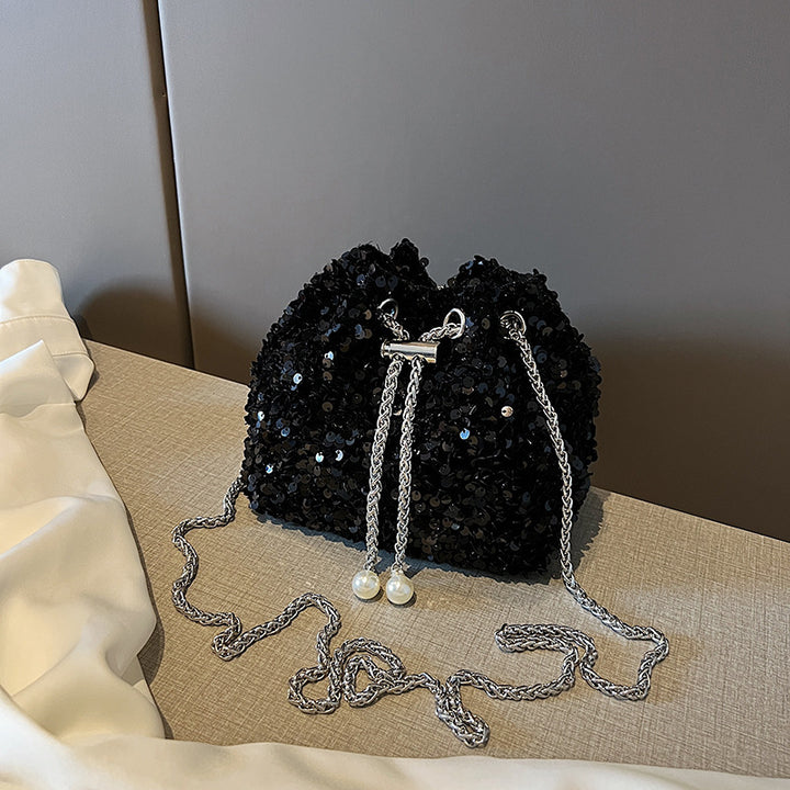 Damen Glamouröse Clutch mit Kettenverzierung Nord Taschen