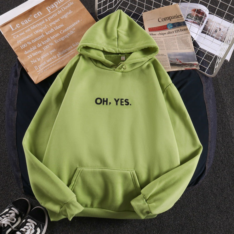 Damen Kapuzenpullover mit weichem Innenfutter, Kängurutasche und dezentem Frontprint Nord Taschen