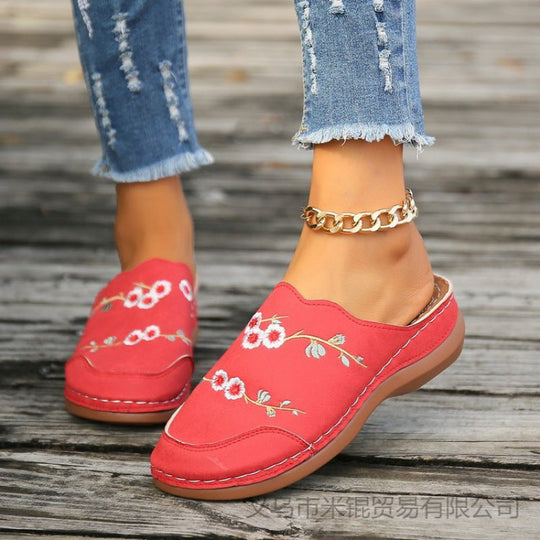 Damen geschlossene Clogs mit floralem Design und komfortablem Fußbett