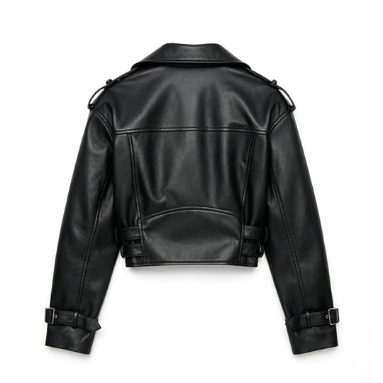 Damen kurz geschnittene taillierte Bikerjacke aus Kunstleder mit Doppeltaillengürtel, Epauletten und Zipperdetails Nord Taschen