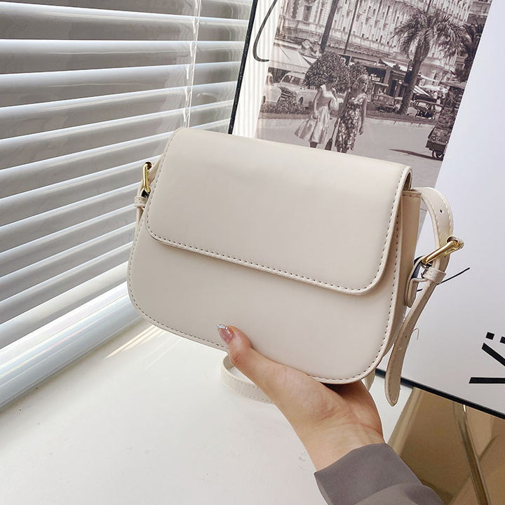 Damen Umhängetasche mit klassischer Klappenstruktur Nord Taschen