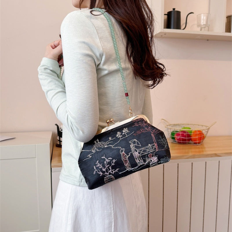 Damen elegante Clutch mit traditioneller Stickerei Nord Taschen