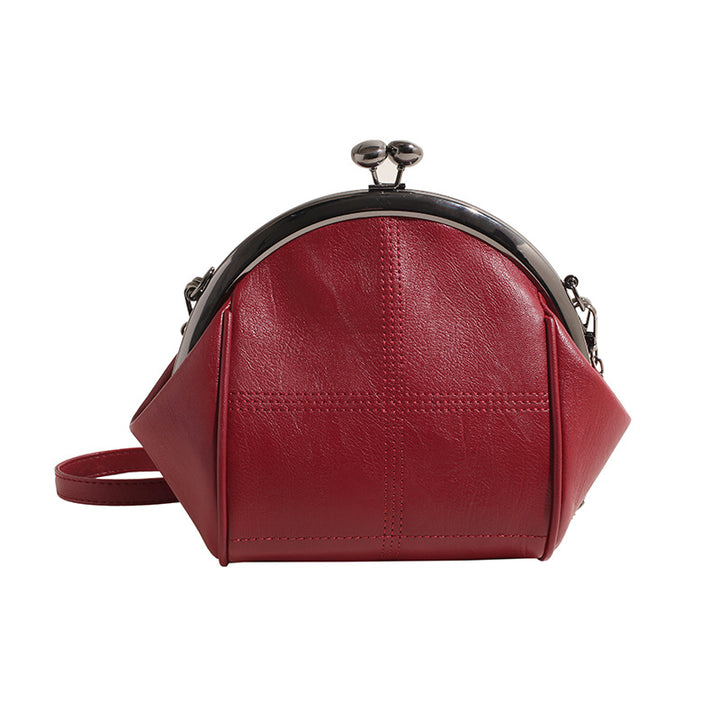 Damen Handtasche mit klassischem Klappverschluss und eleganten Akzenten Nord Taschen