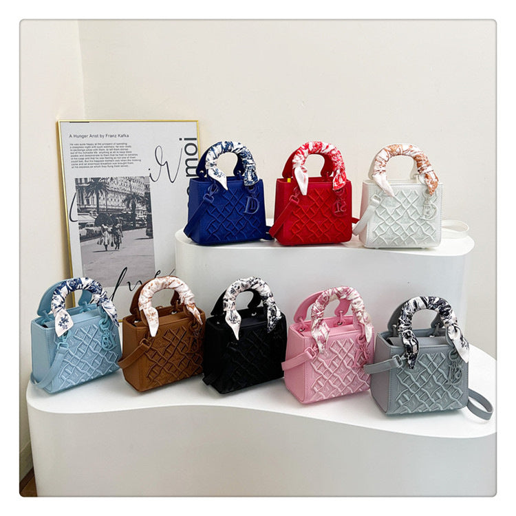 Damen Henkeltasche mit dekorativer Tasche und abnehmbarem Seidenschal Nord Taschen