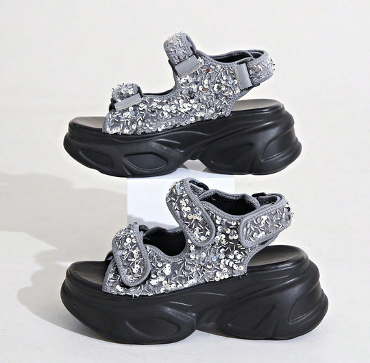 Damen Plateau-Sandalen mit verziertem Riemen und komfortabler Sohle Nord Taschen