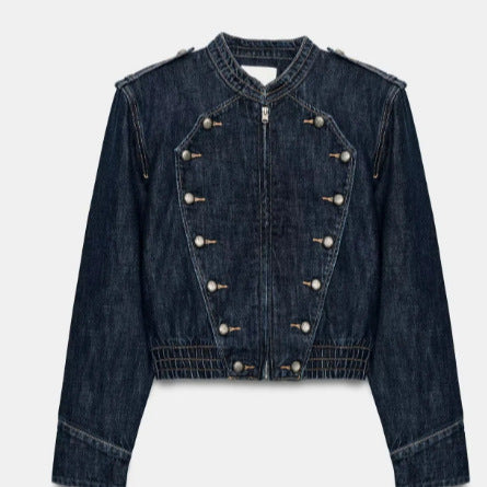 Damen Kurz geschnittene Jeansjacke mit Mandarinkragen, Zierknopfreihe und Schulterpatten Nord Taschen
