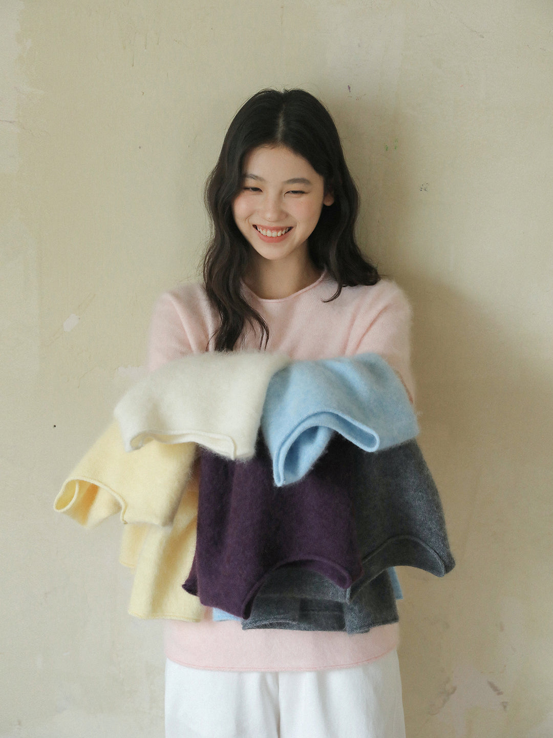Damen Kurzarm-Flauschpullover mit kastiger Silhouette und Rundhalsausschnitt Nord Taschen