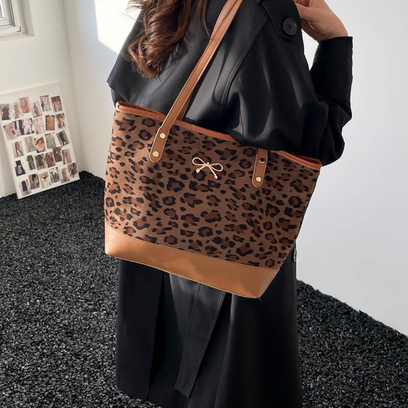 Damen Shopper-Tasche mit elegantem Leopardenmuster und praktischen Tragegriffen Nord Taschen