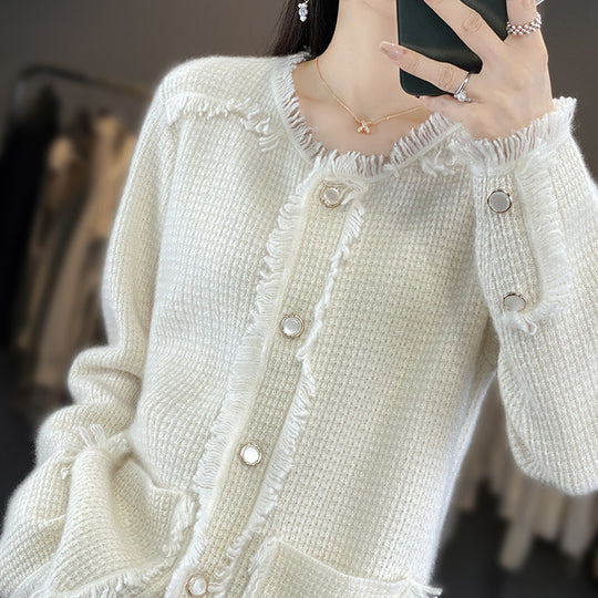 Damen Strickcardigan mit Fransenblende, Perlmuttknopfleiste und aufgesetzten Taschen Nord Taschen