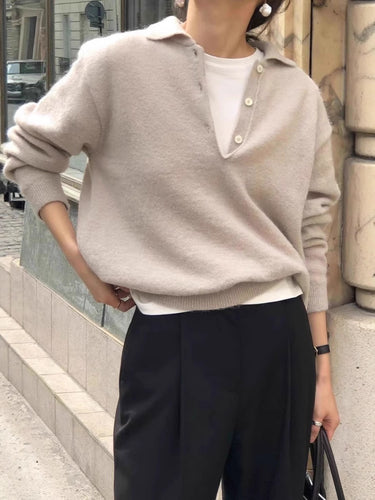 Damen Weicher Kapuzenpullover im Mohair‑Look mit tiefem V‑Ausschnitt und halber Knopfleiste Nord Taschen