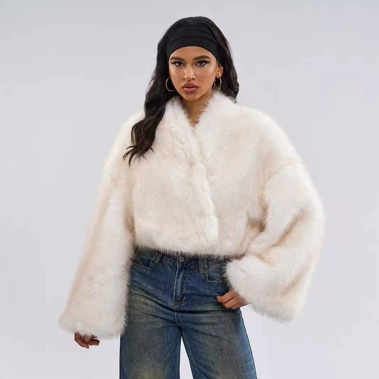 Damen Kurze voluminöse Crop-Faux-Fur-Jacke mit verlängerten Ärmeln Nord Taschen