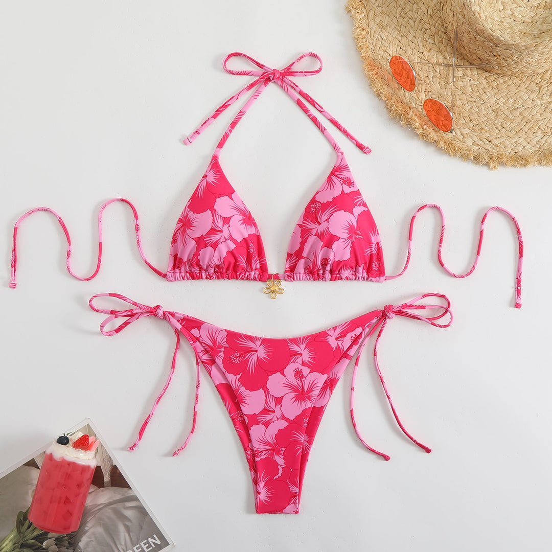 Damen Triangel-Bikini-Set mit floralem Design und verspielten BindNord Taschenändern