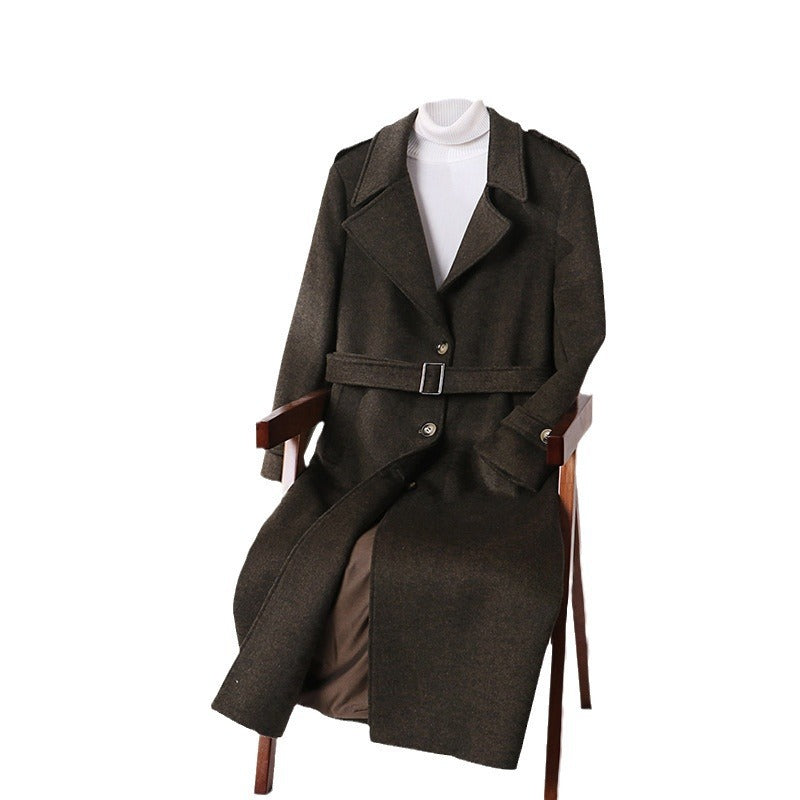 Herren Maxilanger Wollmix-Übermantel mit kastiger Silhouette, Schalkragen und dekorativen Schulterpatten Nord Taschen