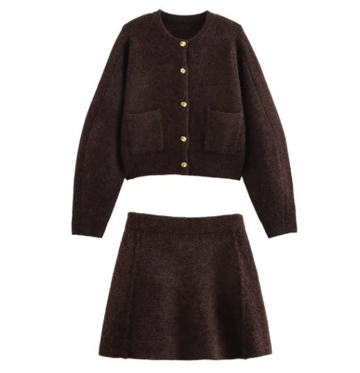 Damen 60+ Cropped Strickcardigan mit Rundhals, aufgesetzten Taschen und Zierknöpfen Nord Taschen