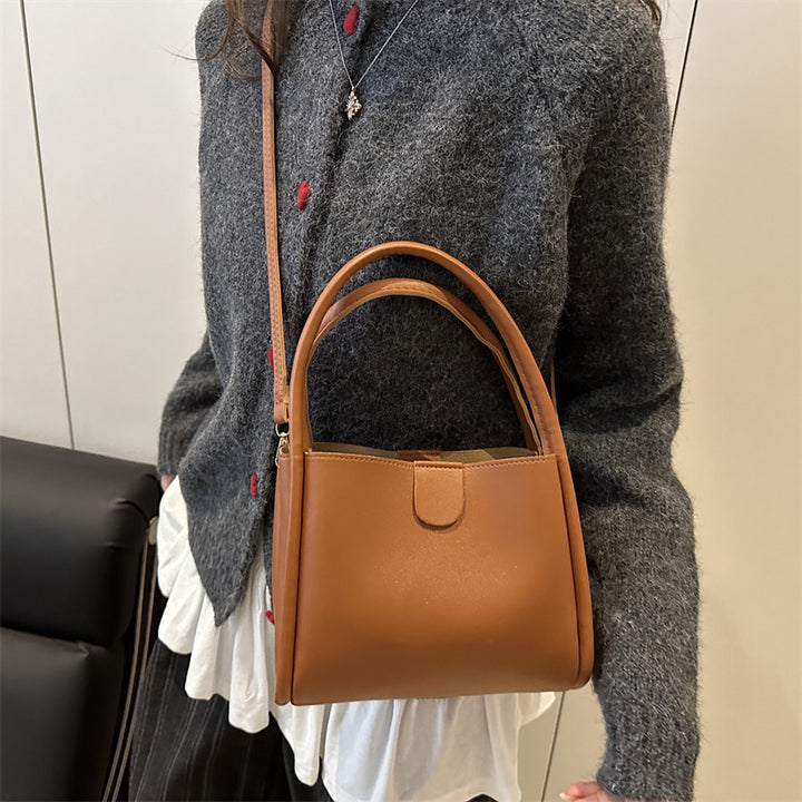 Damen elegante Mini-Handtasche mit praktischem Klappverschluss Nord Taschen