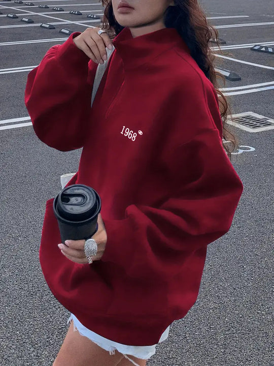 Damen oversized Hoodie mit kurzem Reißverschluss, hohem Stehkragen und Kängurutasche Minimalstick Nord Taschen