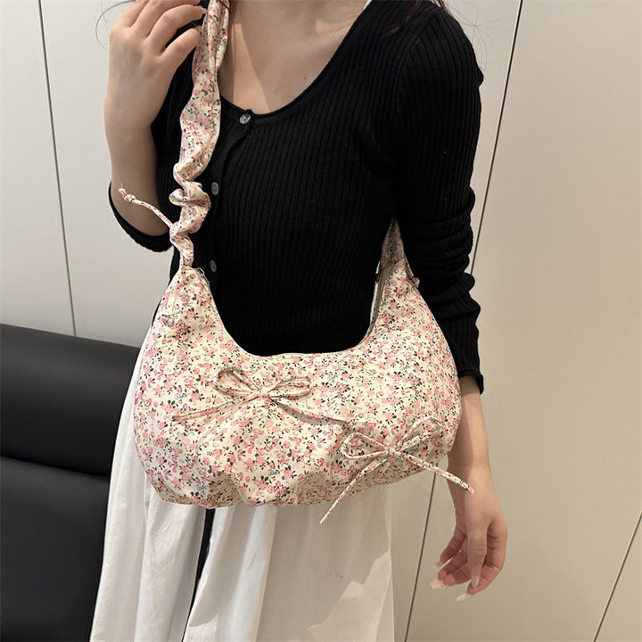 Damen modische Umhängetasche mit Blumenmuster und verspieltem Tragegriff Nord Taschen