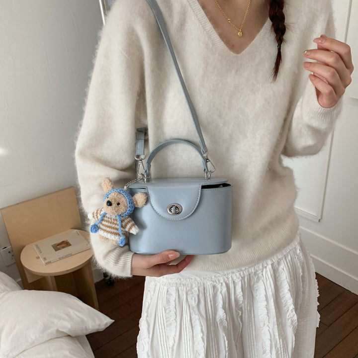 Damen Mini-Handtasche mit niedlichem Tieranhänger Nord Taschen