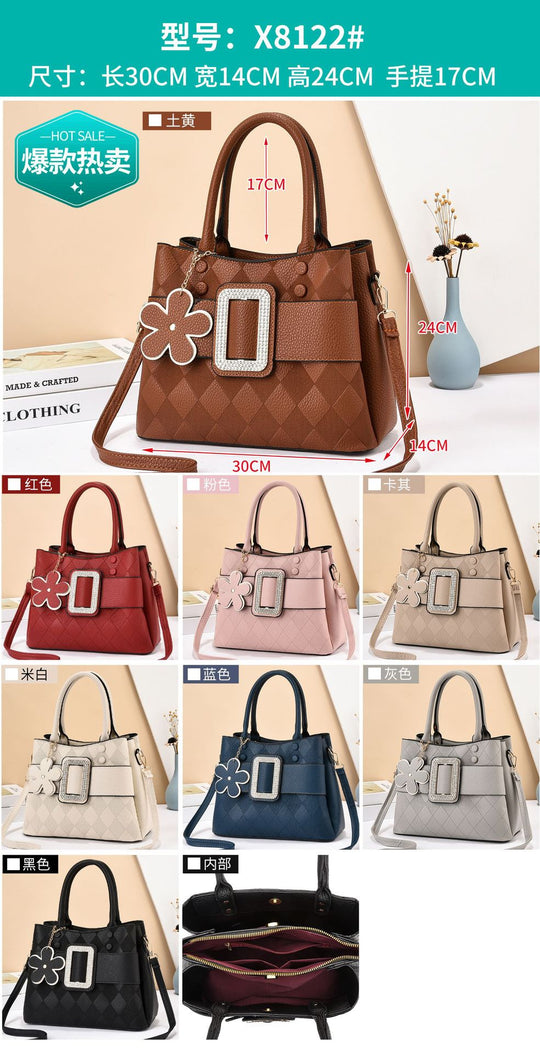 Damen Rucksackhandtasche mit praktischem Innenraum und trendigem Anhänger Nord Taschen