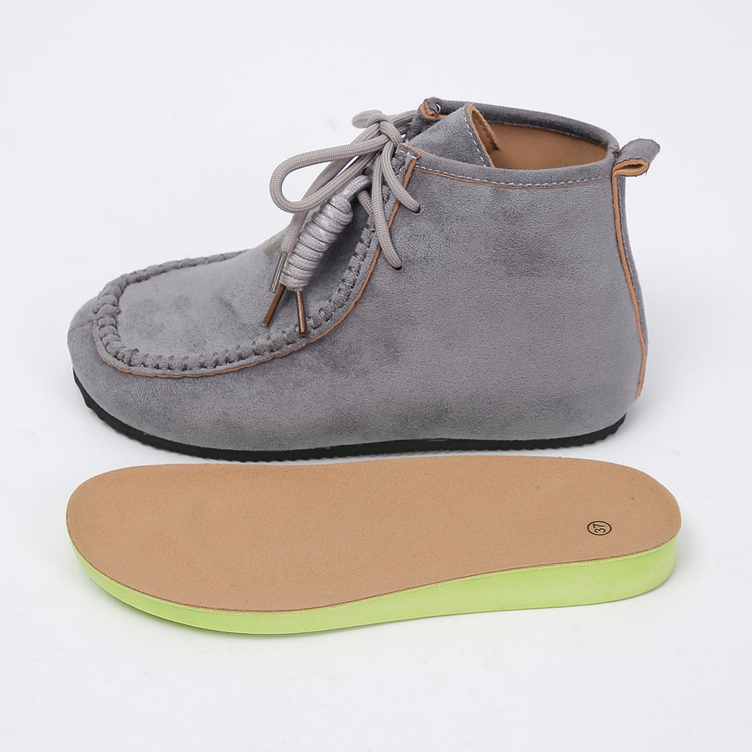 Damen Velours‑Mokassin‑Stiefelette mit handgenähter Ziernaht und Quasten‑Schnürung Nord Taschen