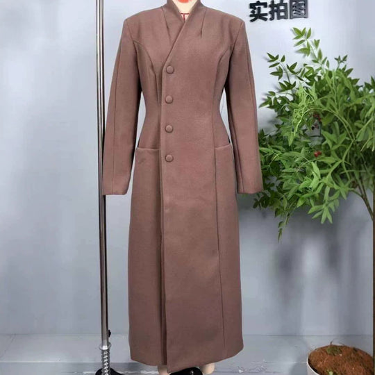 Damen 100+ langer taillierter Mantel mit Stehkragen, verdeckter Knopfleiste und aufgesetzten Taschen Nord Taschen