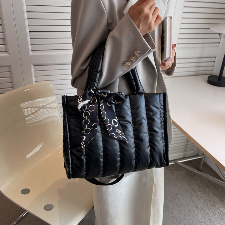 Damen Stepp Handtasche mit elegantem Schal Nord Taschen