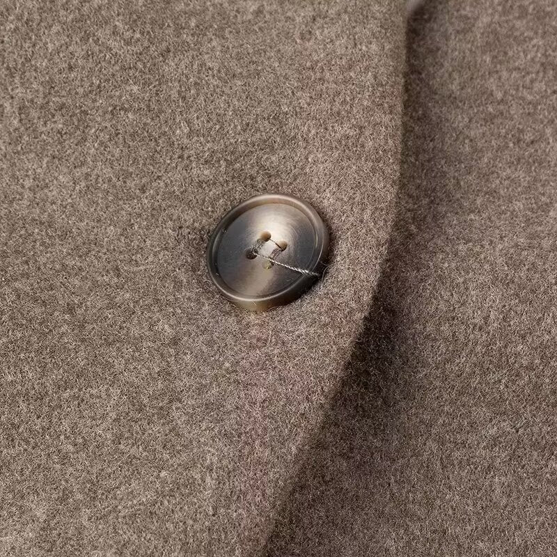 Damen Kurzjacke im Boxy‑Schnitt mit V‑Ausschnitt und Zwei‑Knopf‑Verschluss Nord Taschen