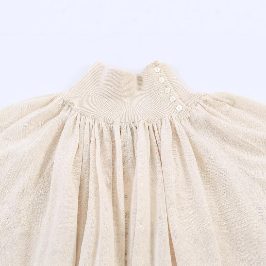 Damen Elegante Plissée-Bluse mit Stehkragen, Knopfdetail und Ballonärmeln Nord Taschen