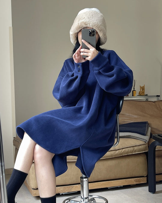 Damen Oversize-Fleece-Sweatkleid mit Ballonärmeln und Seitenschlitzen Nord Taschen