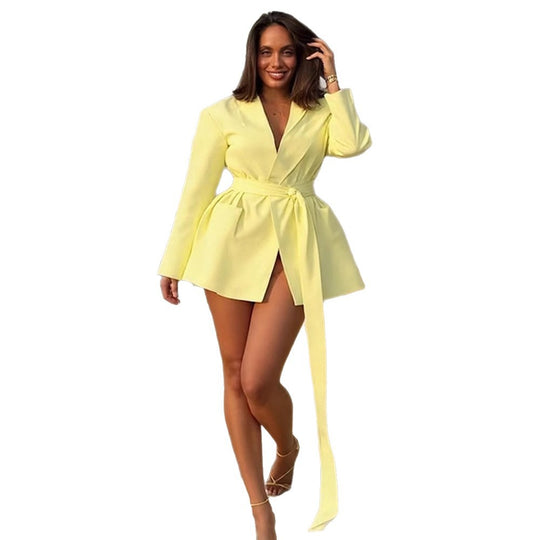 Damen Tailliertes Blazer-Kleid mit drapiertem Bindegürtel und strukturierten Schultern Nord Taschen