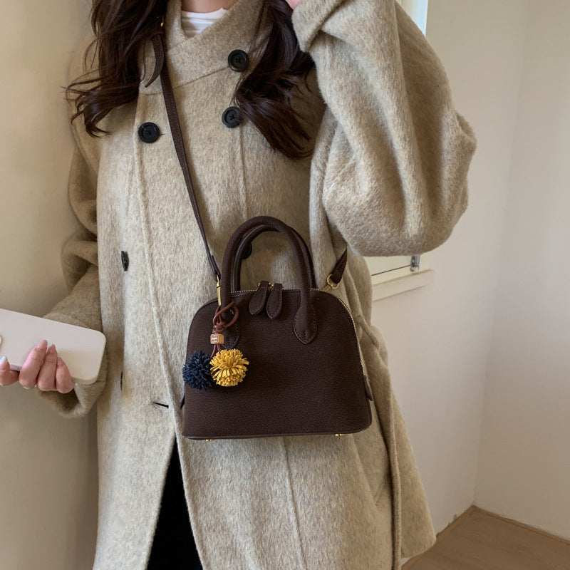 Damen Handtasche mit eleganten Quasten Nord Taschen