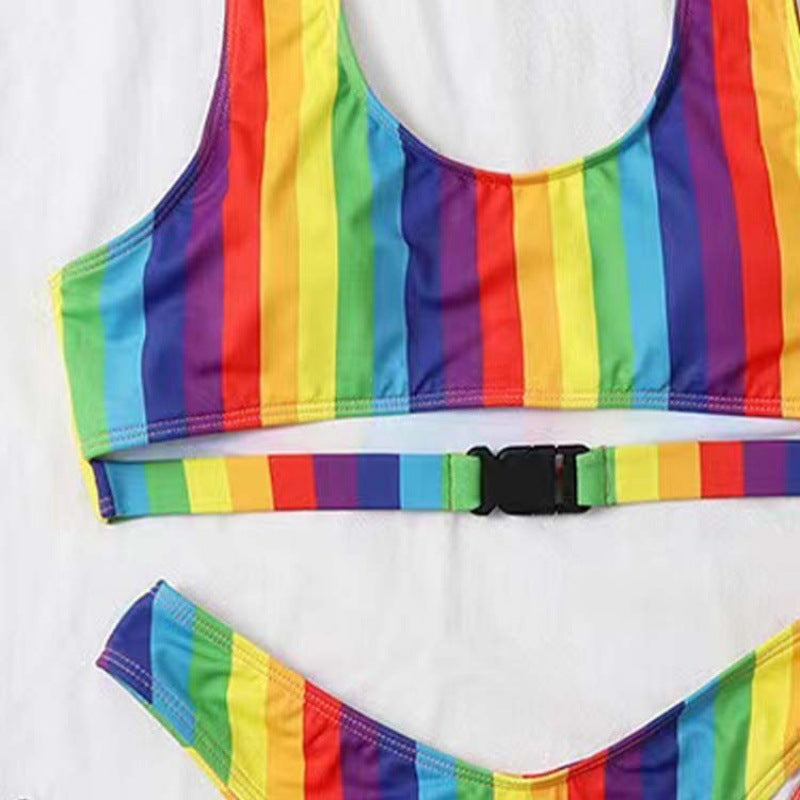 Damen Triangel-Bikini mit verstellbaren Trägern und buntem Streifenmuster Nord Taschen