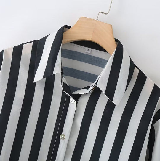 Damen elegante Bluse mit modernem Streifenmuster und klassischem Kragen
