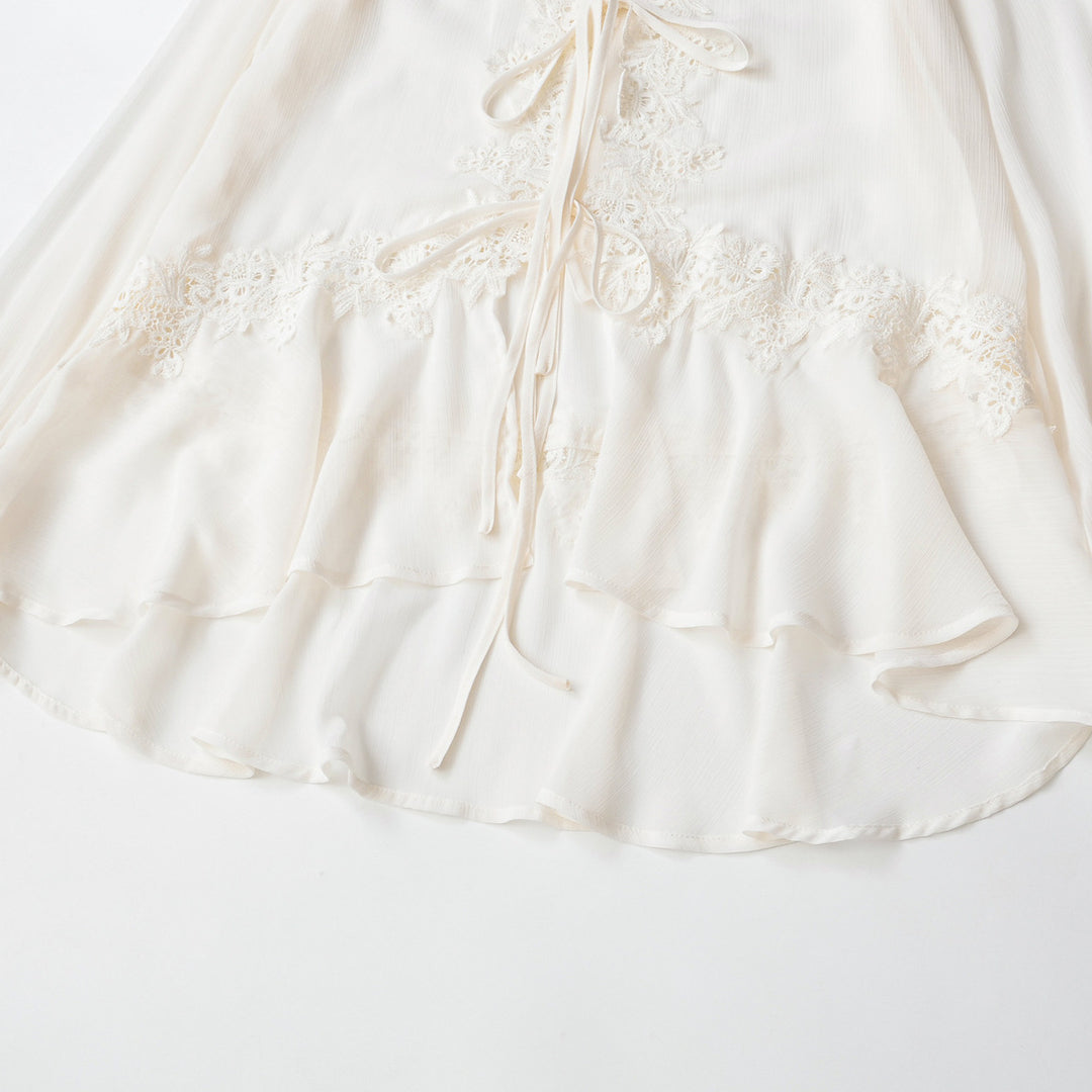 Damen Tunika-Bluse mit Spitzenapplikation, Bindebändern und Volantsaum Nord Taschen