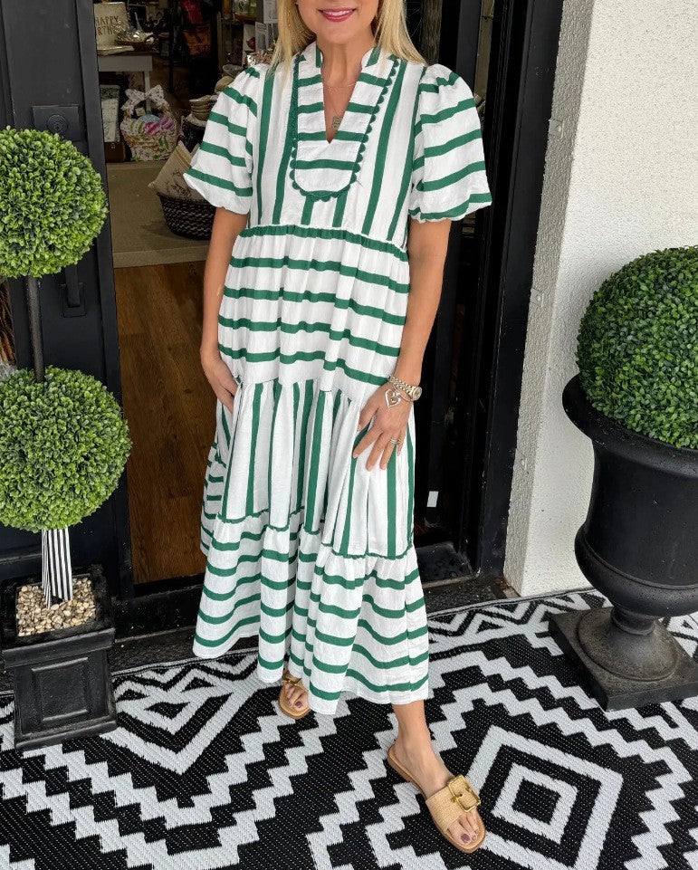 Damen Gestreiftes Maxi-Kleid mit Stufenrock, Rüschenblende und Puffärmeln Nord Taschen