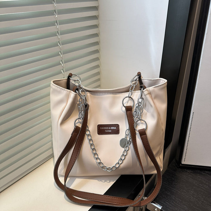 Damen modische Handtasche mit Kettenakzenten Nord Taschen