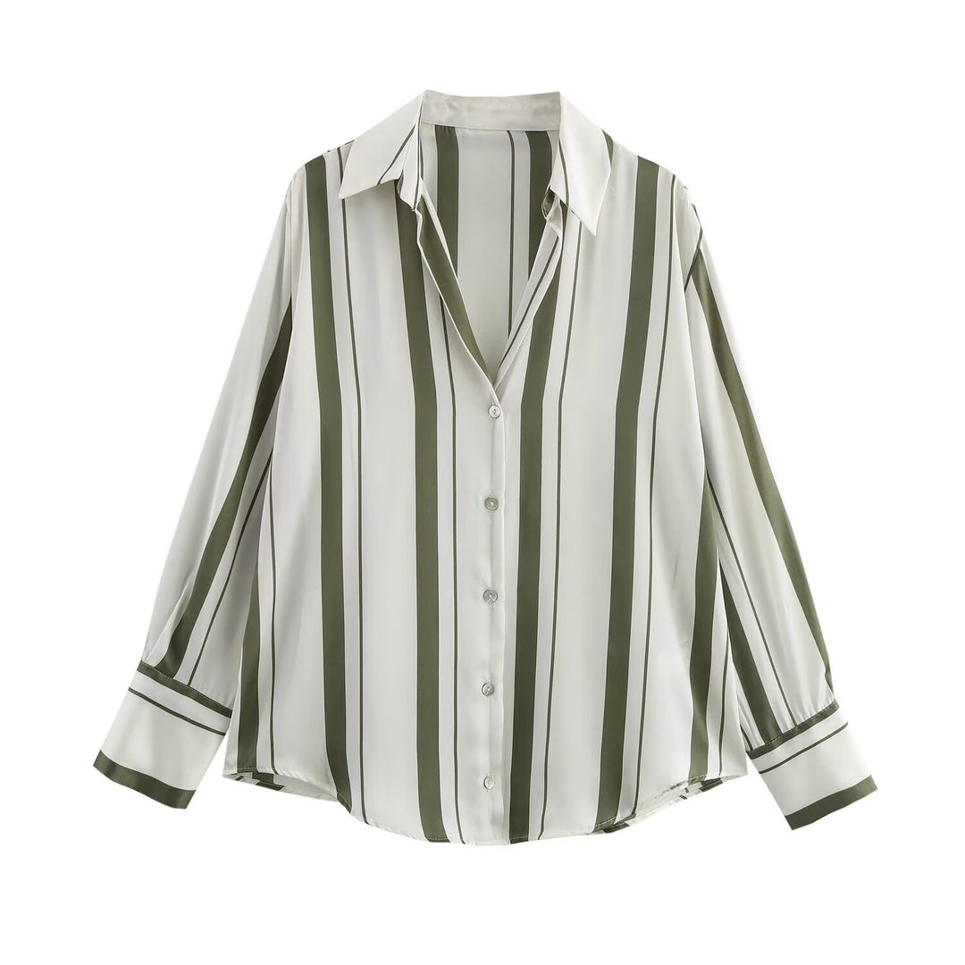 Damen Oversized Satinbluse mit Hemdkragen und breiten Manschetten Nord Taschen